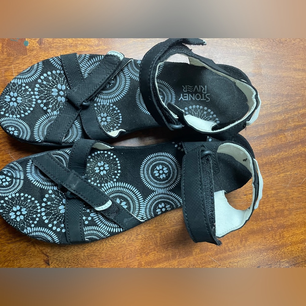 Stoney River sandals size 9